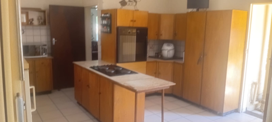 6 Bedroom Property for Sale in Pretoria North Gauteng