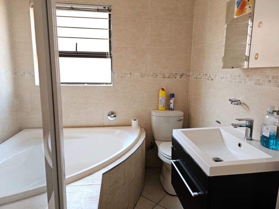 3 Bedroom Property for Sale in Liefde en Vrede Gauteng