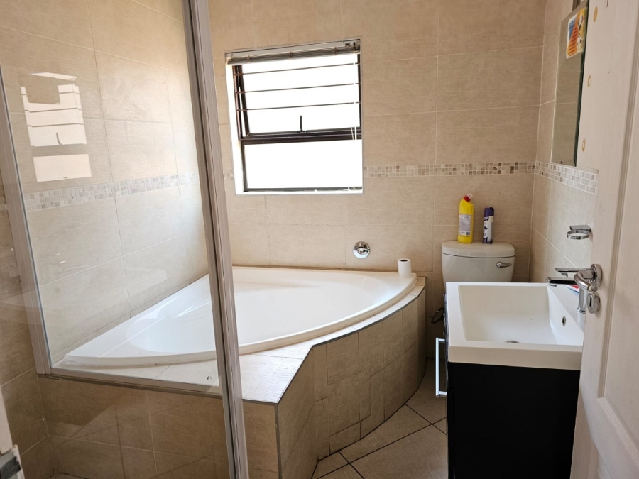 3 Bedroom Property for Sale in Liefde en Vrede Gauteng