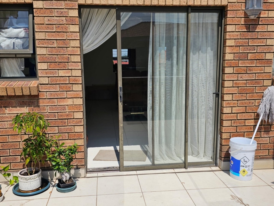 3 Bedroom Property for Sale in Liefde en Vrede Gauteng