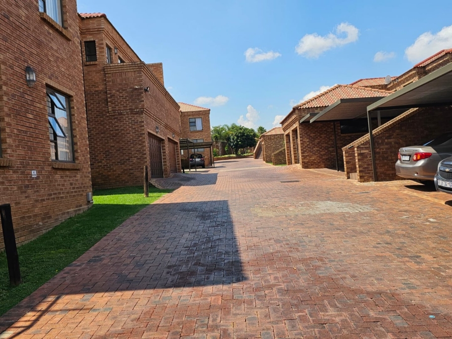 3 Bedroom Property for Sale in Liefde en Vrede Gauteng