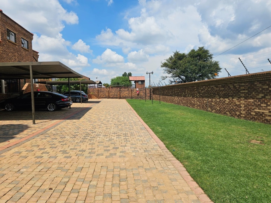 3 Bedroom Property for Sale in Liefde en Vrede Gauteng
