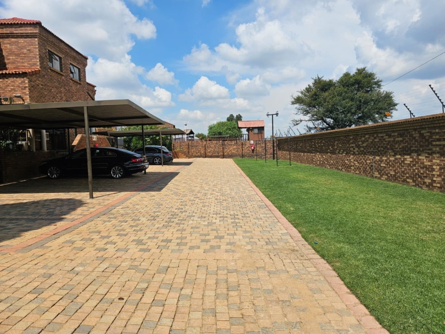 3 Bedroom Property for Sale in Liefde en Vrede Gauteng