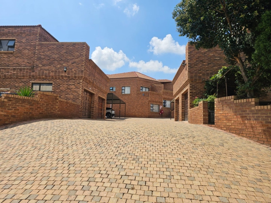 3 Bedroom Property for Sale in Liefde en Vrede Gauteng