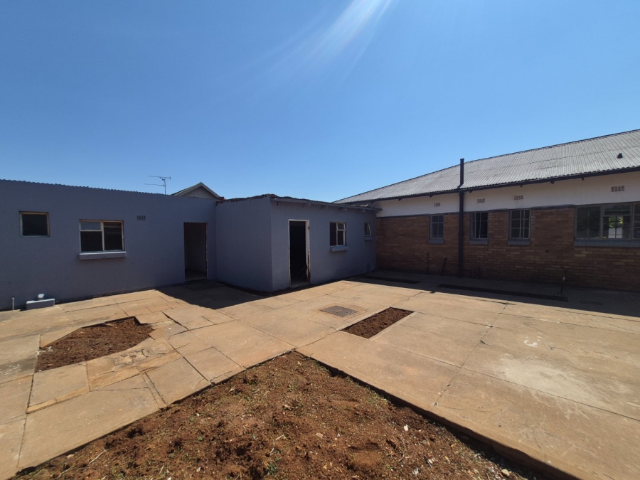4 Bedroom Property for Sale in Clayville East Gauteng