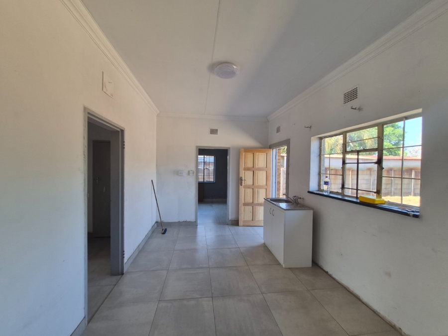 4 Bedroom Property for Sale in Clayville East Gauteng