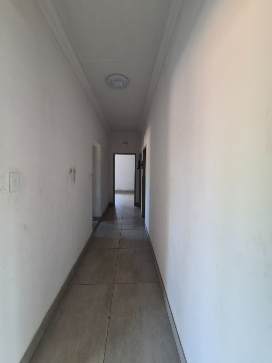 4 Bedroom Property for Sale in Clayville East Gauteng