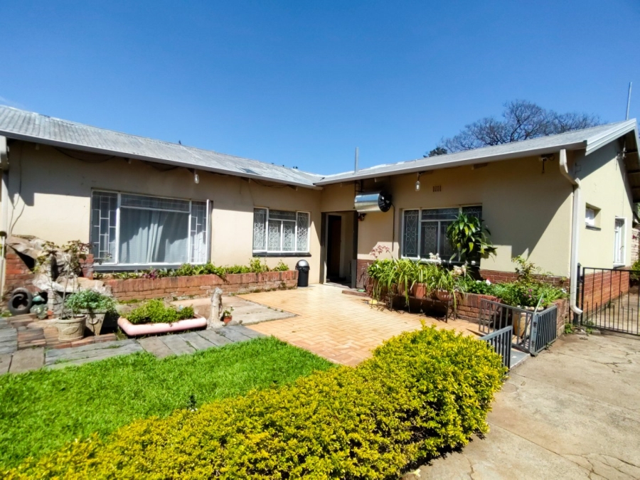 6 Bedroom Property for Sale in Pretoria North Gauteng