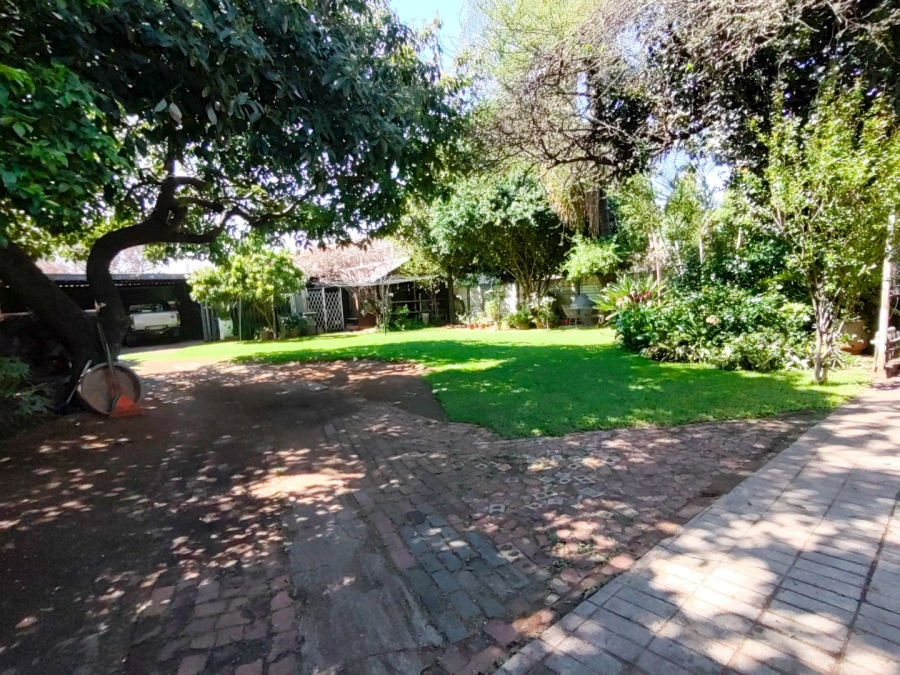 6 Bedroom Property for Sale in Pretoria North Gauteng
