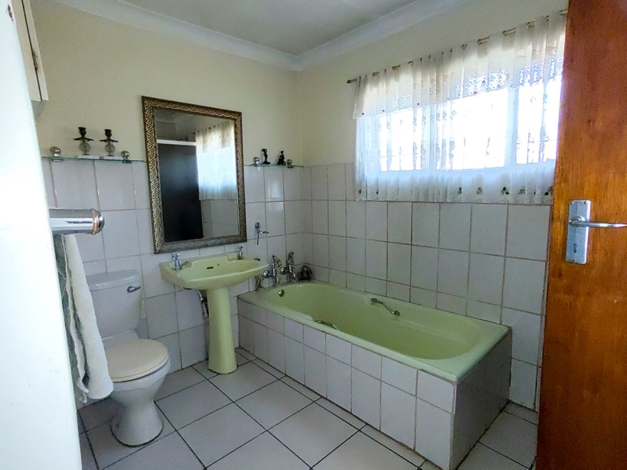 6 Bedroom Property for Sale in Pretoria North Gauteng