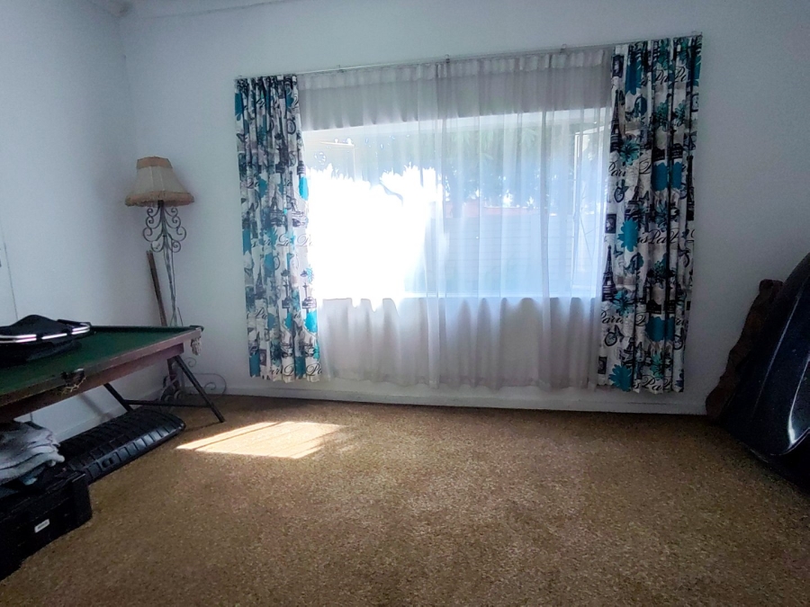 6 Bedroom Property for Sale in Pretoria North Gauteng