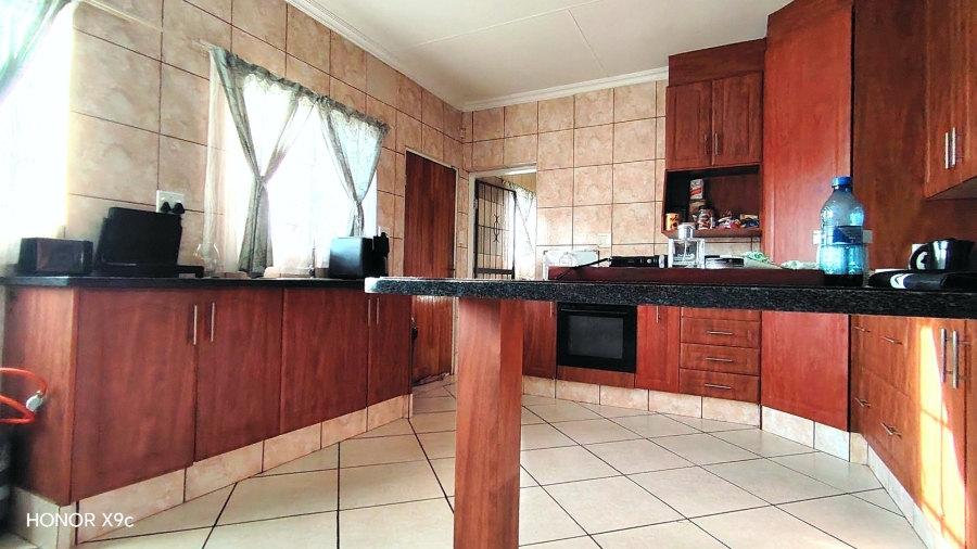 Commercial Property for Sale in Van Der Westhuizen Gauteng