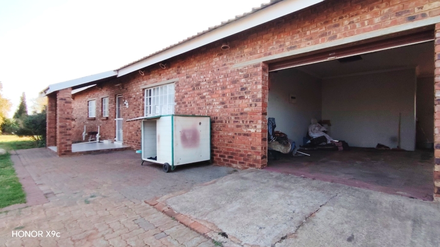 Commercial Property for Sale in Van Der Westhuizen Gauteng
