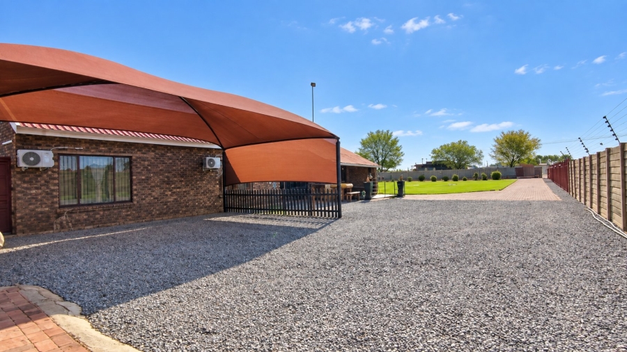 Commercial Property for Sale in Van Der Westhuizen Gauteng