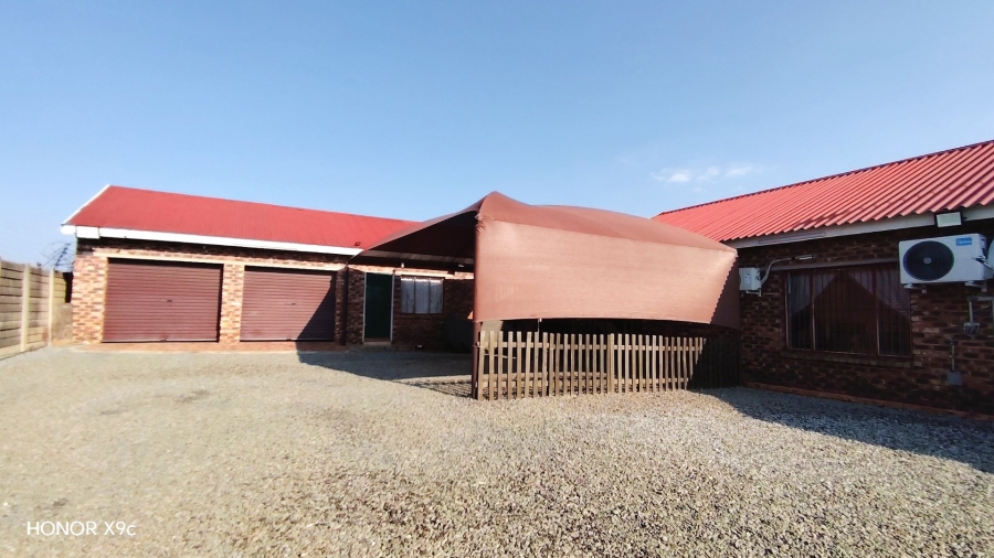 Commercial Property for Sale in Van Der Westhuizen Gauteng