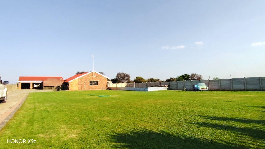 Commercial Property for Sale in Van Der Westhuizen Gauteng