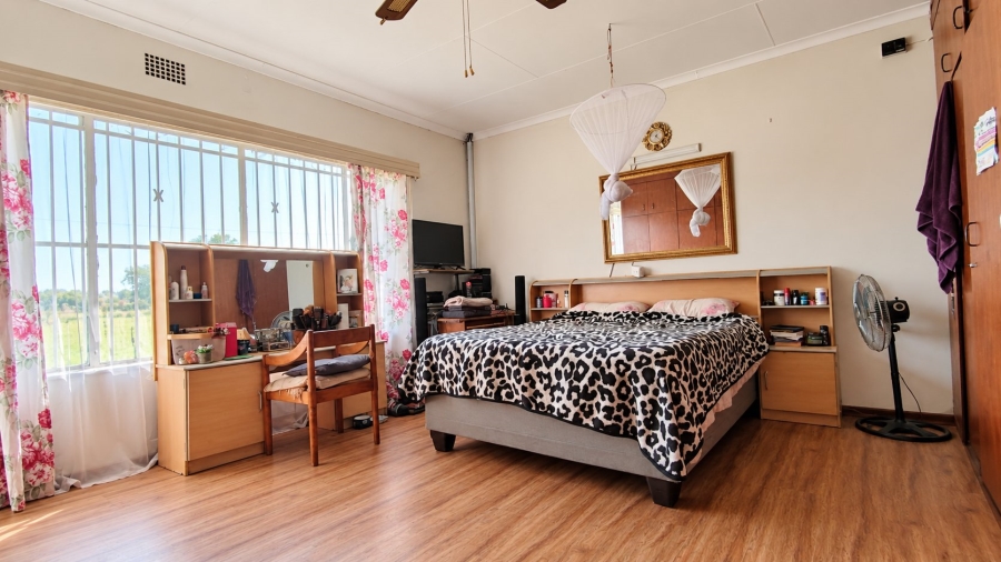 Commercial Property for Sale in Boltonwold Gauteng