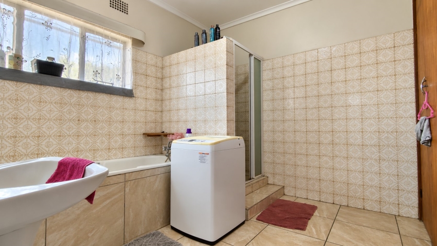 Commercial Property for Sale in Boltonwold Gauteng