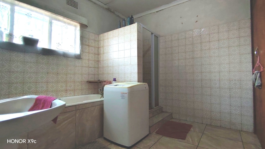 Commercial Property for Sale in Boltonwold Gauteng