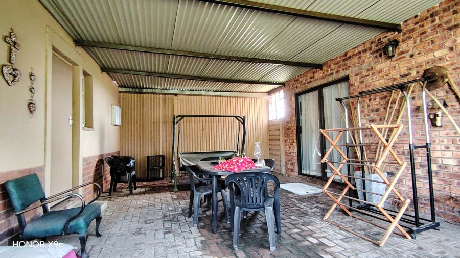 Commercial Property for Sale in Mooilande Gauteng