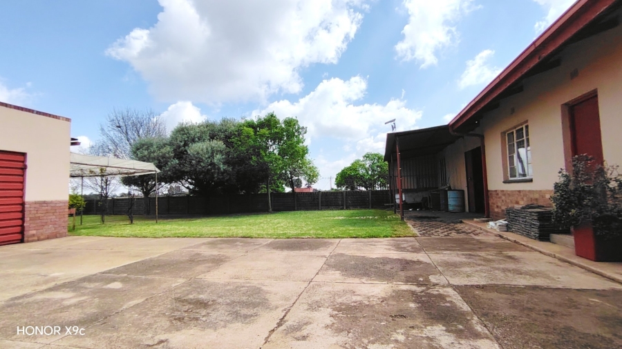 Commercial Property for Sale in Mooilande Gauteng