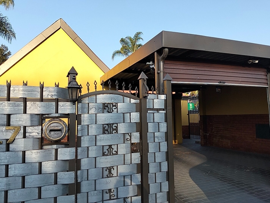 4 Bedroom Property for Sale in Ninapark Gauteng