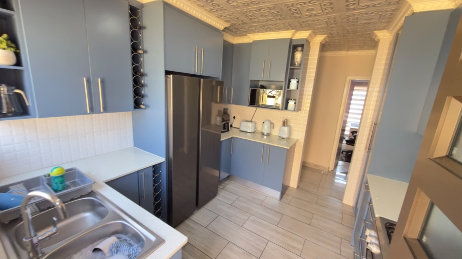 4 Bedroom Property for Sale in Ninapark Gauteng
