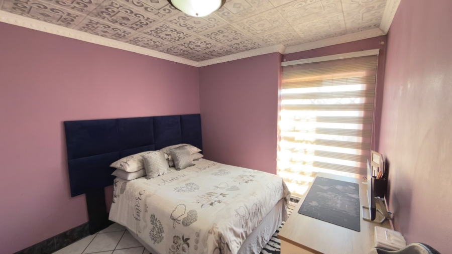 4 Bedroom Property for Sale in Ninapark Gauteng