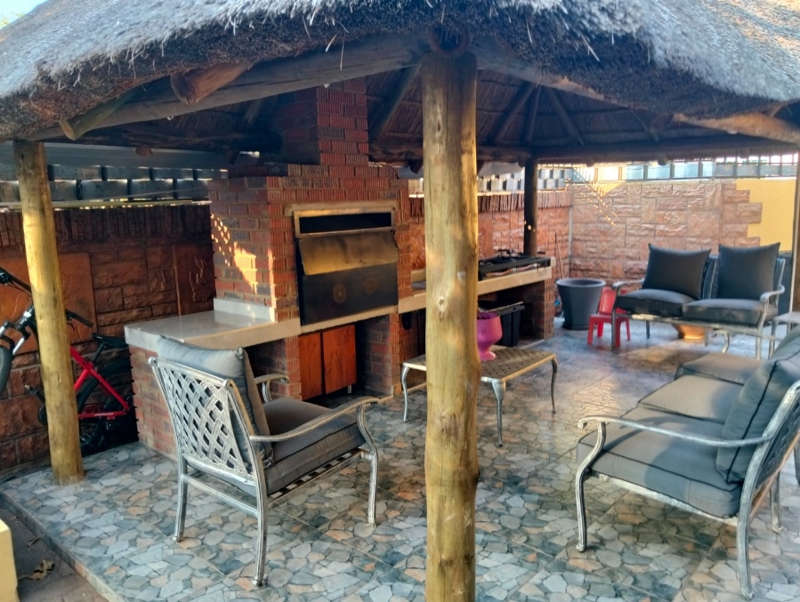 4 Bedroom Property for Sale in Ninapark Gauteng