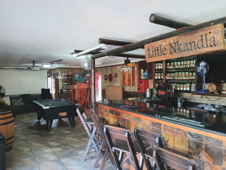 5 Bedroom Property for Sale in Doornpoort Gauteng