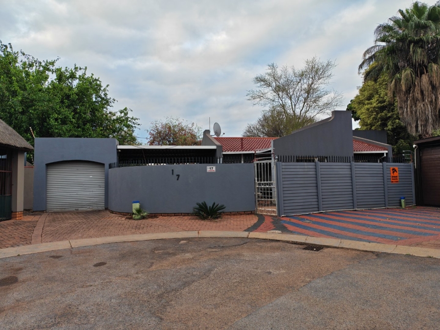 2 Bedroom Property for Sale in Doornpoort Gauteng