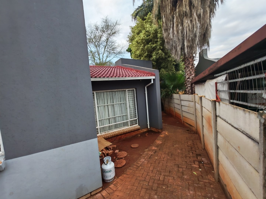 2 Bedroom Property for Sale in Doornpoort Gauteng