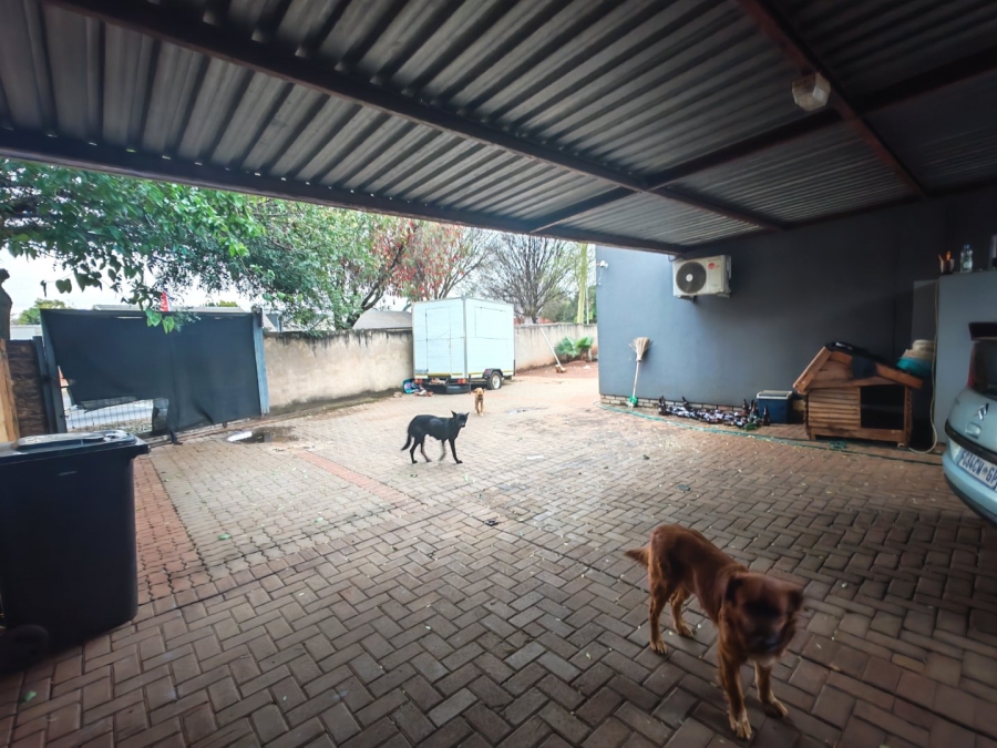 2 Bedroom Property for Sale in Doornpoort Gauteng