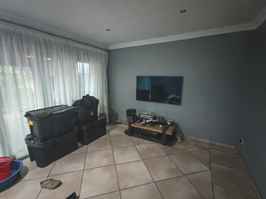 2 Bedroom Property for Sale in Doornpoort Gauteng