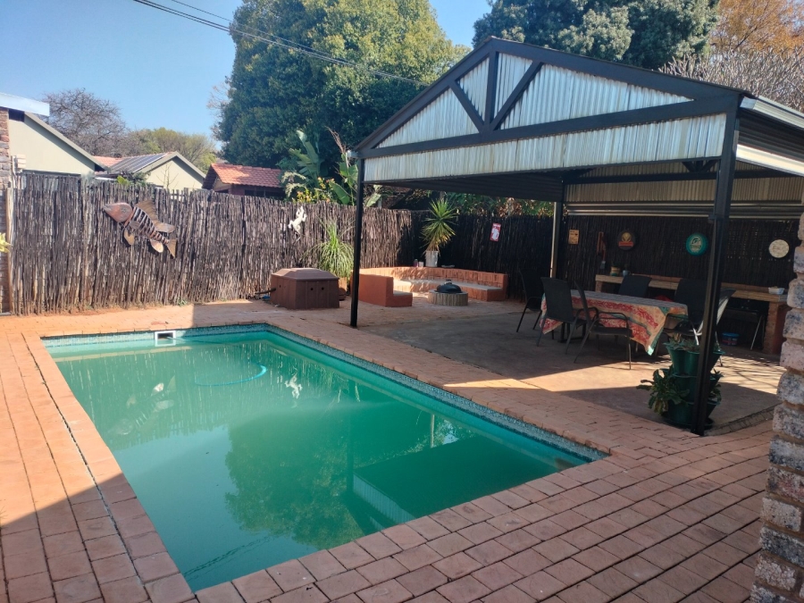 4 Bedroom Property for Sale in Sinoville Gauteng