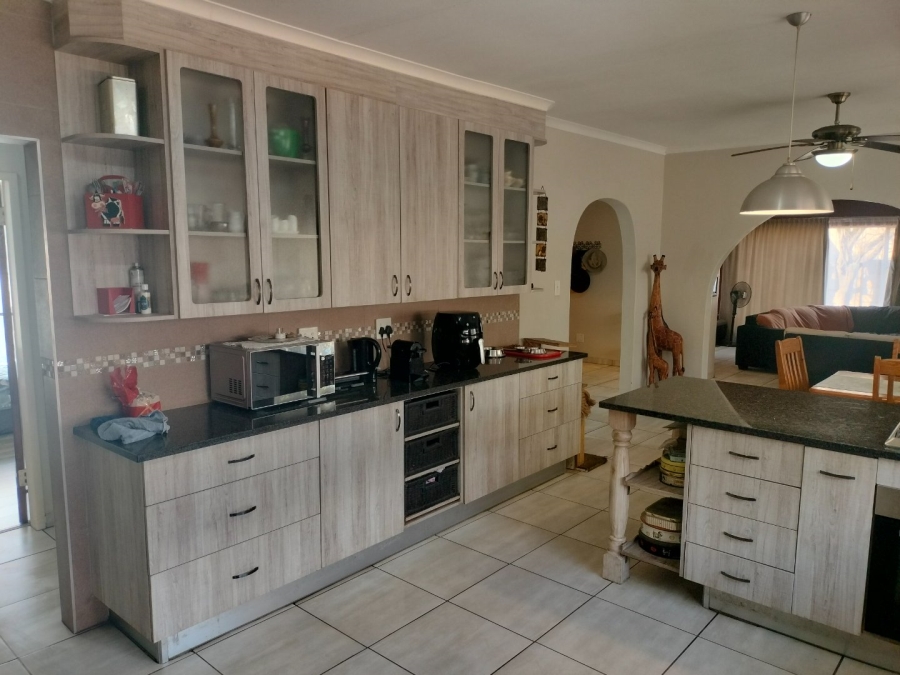 4 Bedroom Property for Sale in Sinoville Gauteng