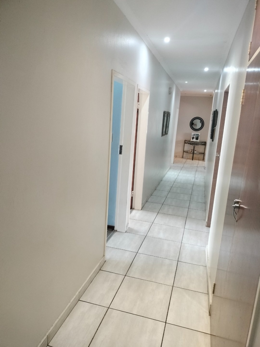 4 Bedroom Property for Sale in Sinoville Gauteng