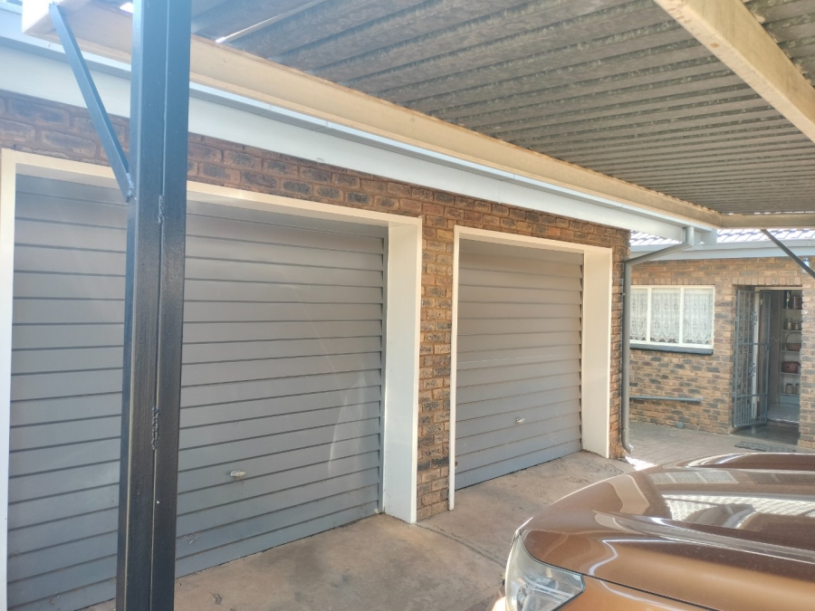 4 Bedroom Property for Sale in Sinoville Gauteng