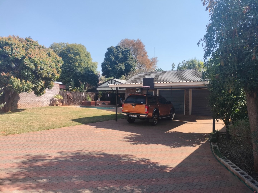 4 Bedroom Property for Sale in Sinoville Gauteng
