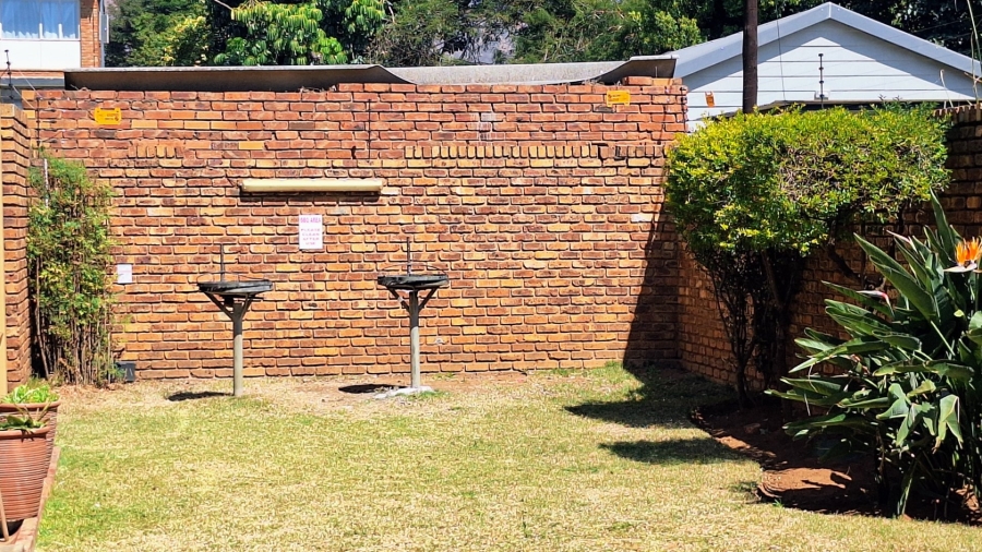 2 Bedroom Property for Sale in Pretoria North Gauteng
