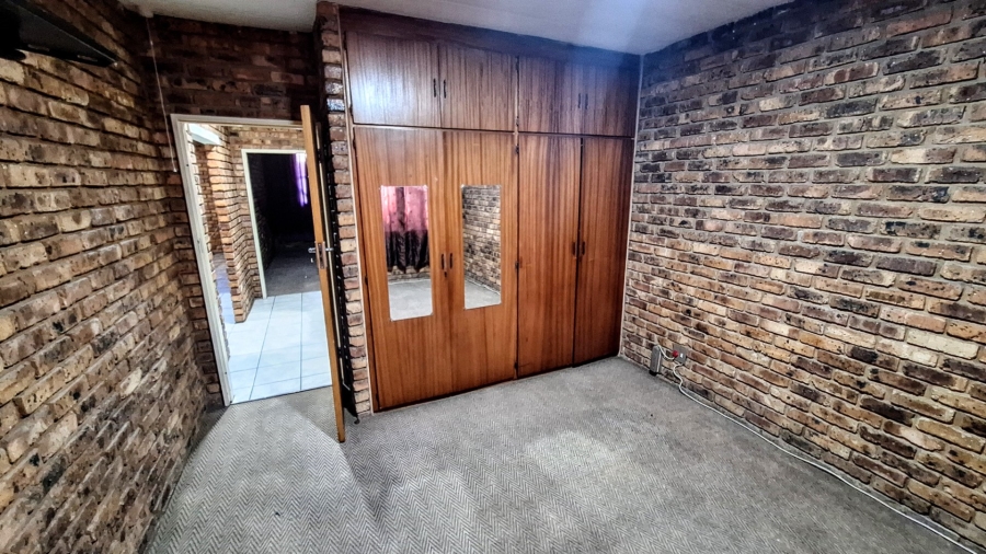 2 Bedroom Property for Sale in Pretoria North Gauteng