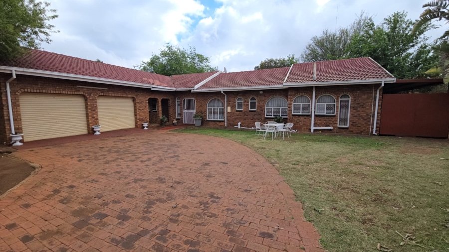 4 Bedroom Property for Sale in The Orchards Gauteng
