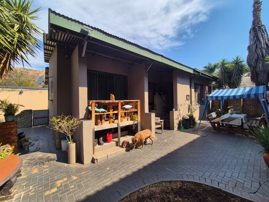 2 Bedroom Property for Sale in Pretoria North Gauteng