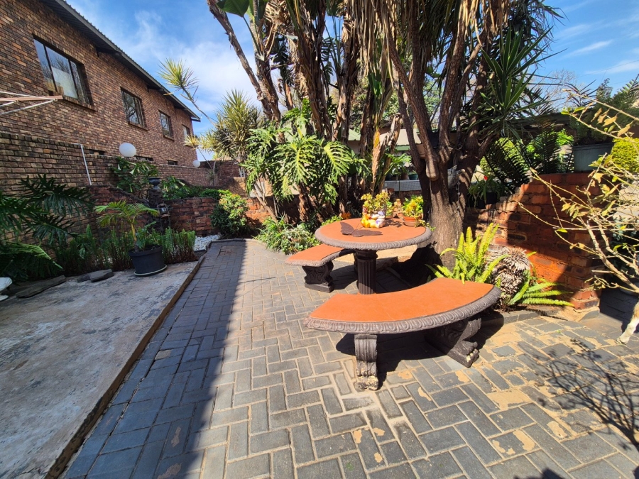 2 Bedroom Property for Sale in Pretoria North Gauteng