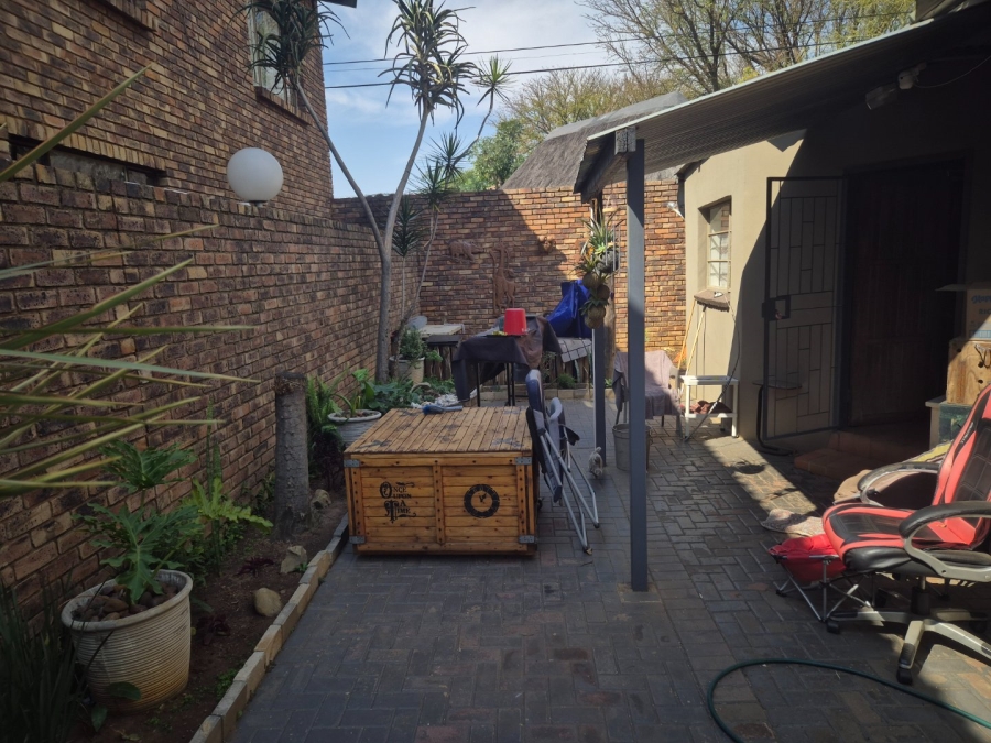 2 Bedroom Property for Sale in Pretoria North Gauteng