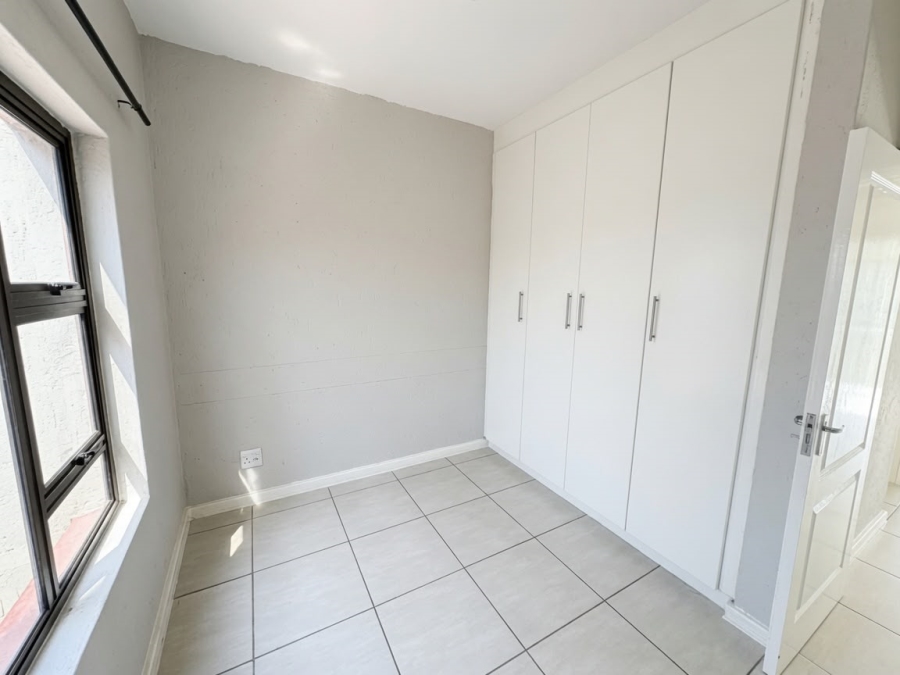 To Let 1 Bedroom Property for Rent in Florida Hills Gauteng