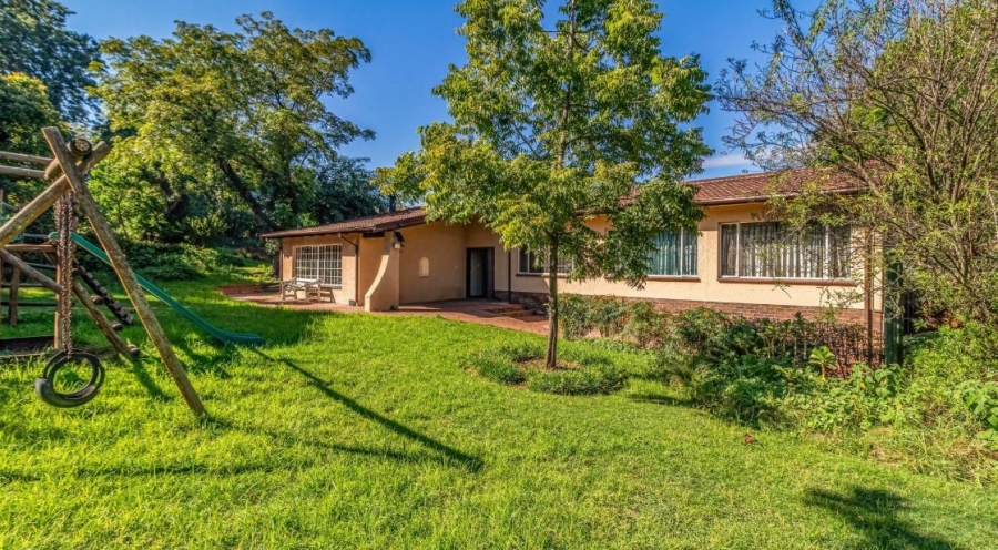 4 Bedroom Property for Sale in Lombardy East Gauteng