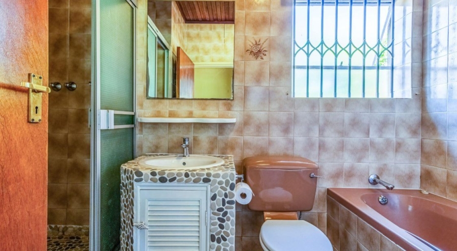 4 Bedroom Property for Sale in Lombardy East Gauteng