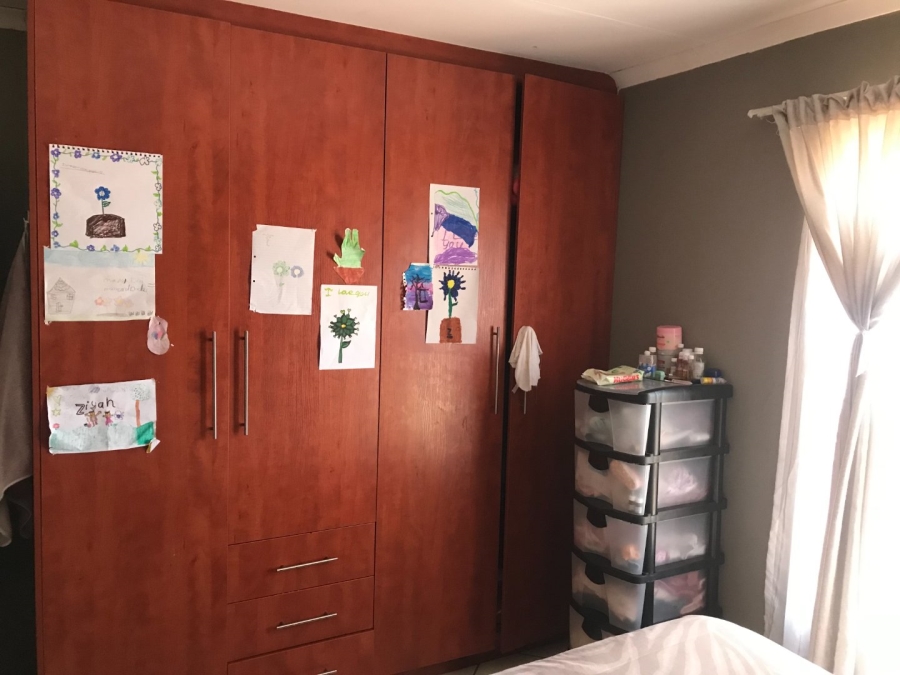 To Let  Bedroom Property for Rent in Azaadville Gardens Gauteng