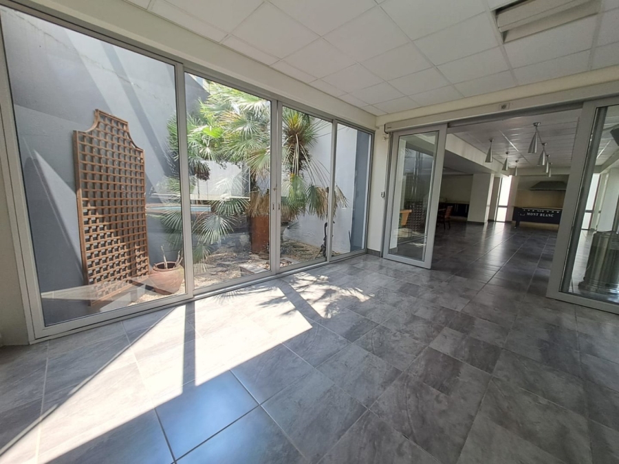 To Let 2 Bedroom Property for Rent in Bedfordview Gauteng